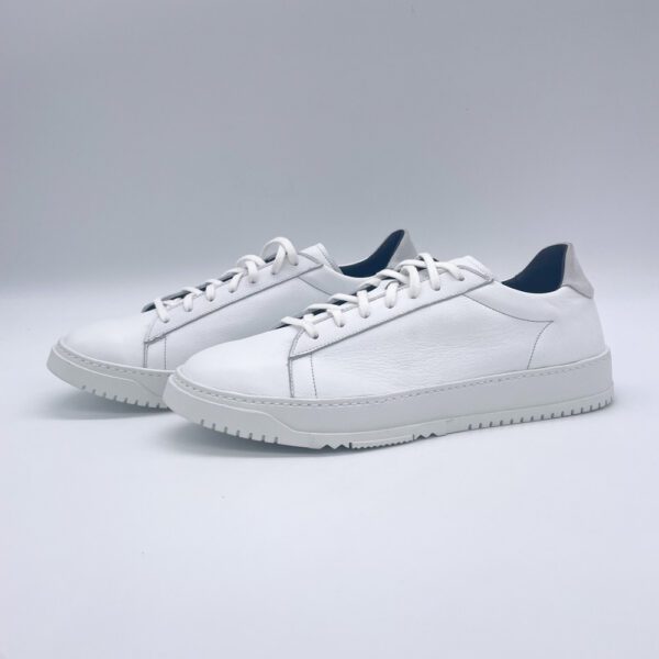 Profil du sneaker Derby semelle blanche